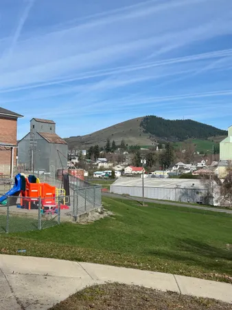 $179,900 | 204 Howard Street, Tekoa, WA 99033