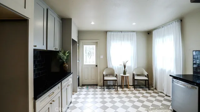 $725,000 | 6764 Lemon Avenue, Long Beach, CA 90805