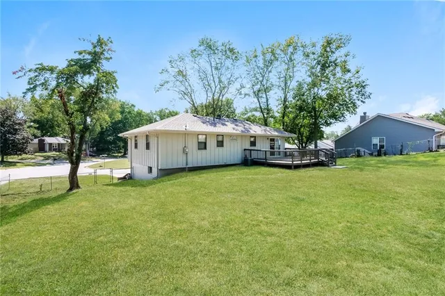 $2,215 | 6924 Northwest Pleasant View Court, Kansas City, MO 64152