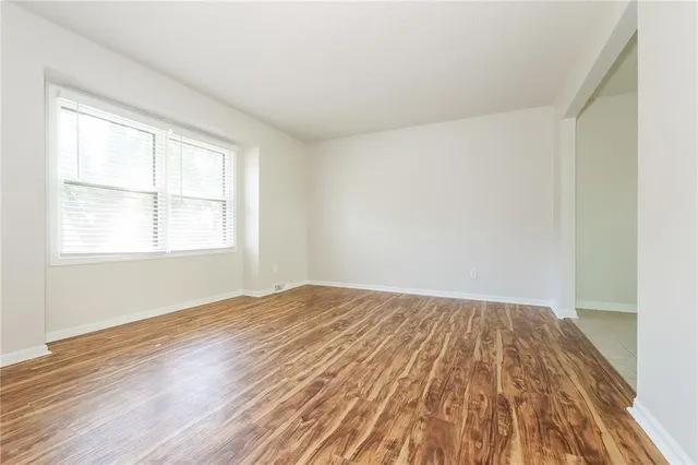 $2,215 | 6924 Northwest Pleasant View Court, Kansas City, MO 64152