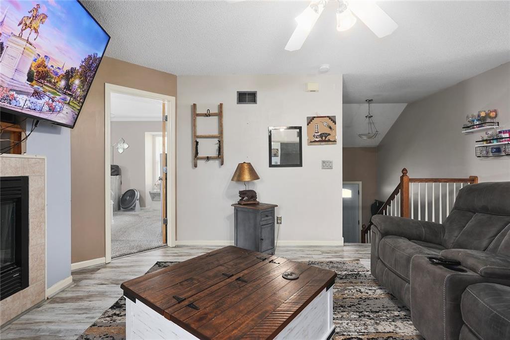 205 Echo Ridge Buckner, MO 64016 - Photo 5 of 28