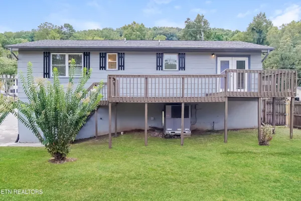 $1,995 | 2823 Ithaca Drive Northeast, Knoxville, TN 37918