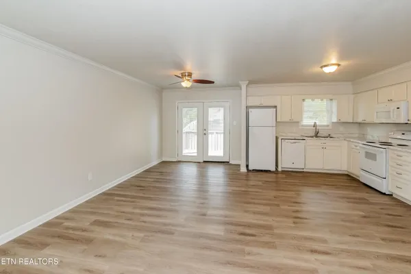 $1,995 | 2823 Ithaca Drive Northeast, Knoxville, TN 37918