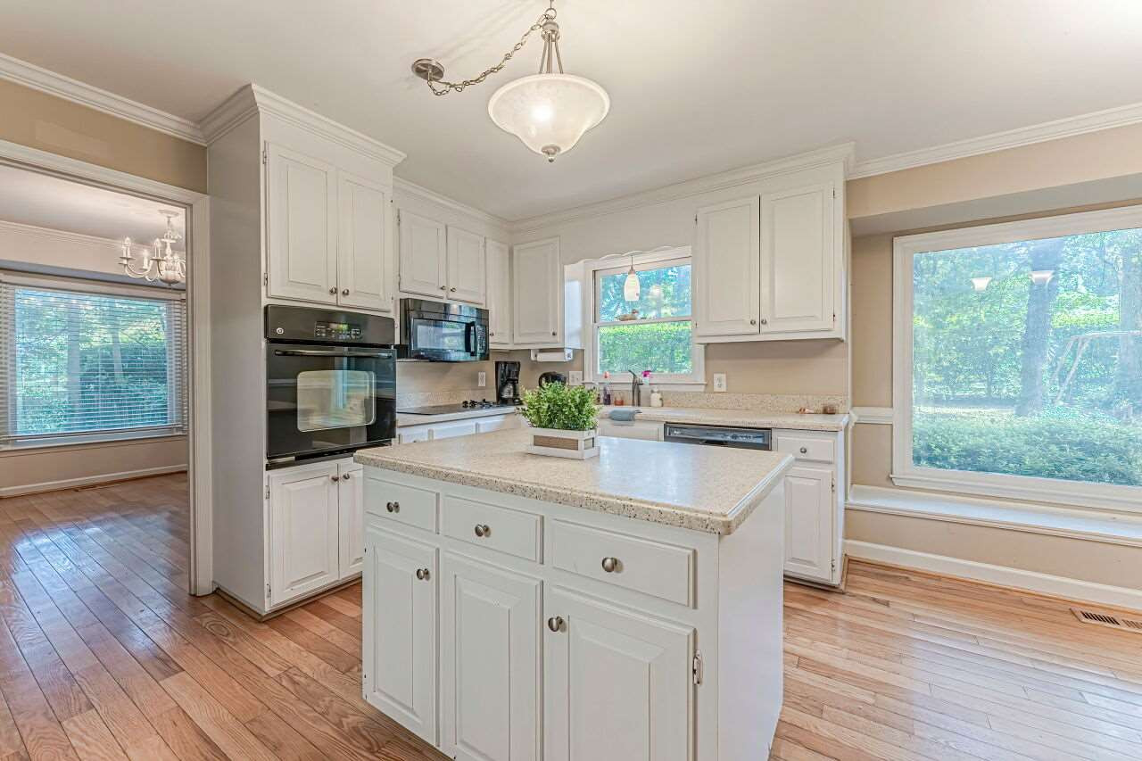 8416 Two Courts Drive Raleigh, NC 27613 - Photo 15 of 29 Kitchen