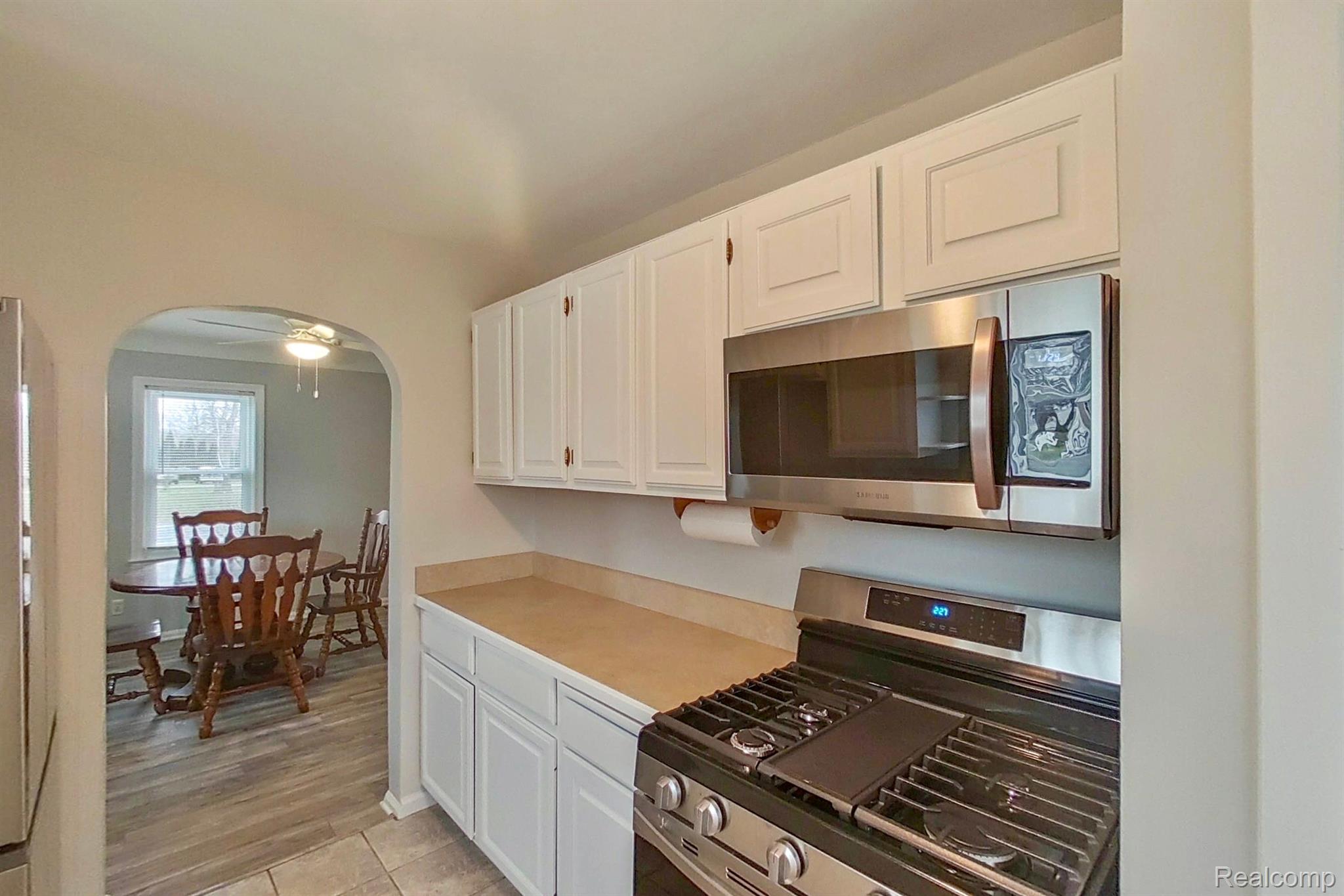 5356 Lapeer Road Burton, MI 48509 - Photo 9 of 38 Gallery Image 9