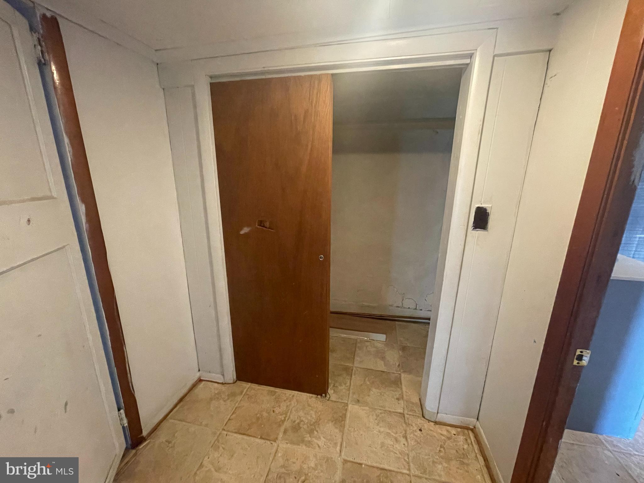 95 Bullfrog Road Gettysburg, PA 17325 - Photo 20 of 26 Closet at top of steps