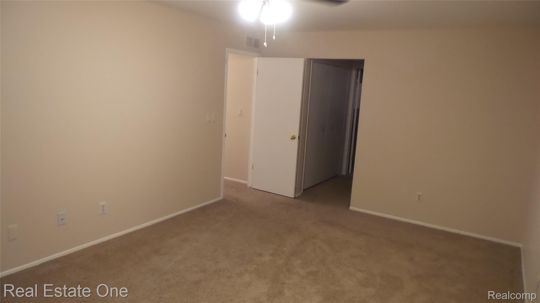 29535 Pine Ridge Circle, Unit 10 Farmington, MI 48331 - Photo 14 of 43 20200805_193531.jpg