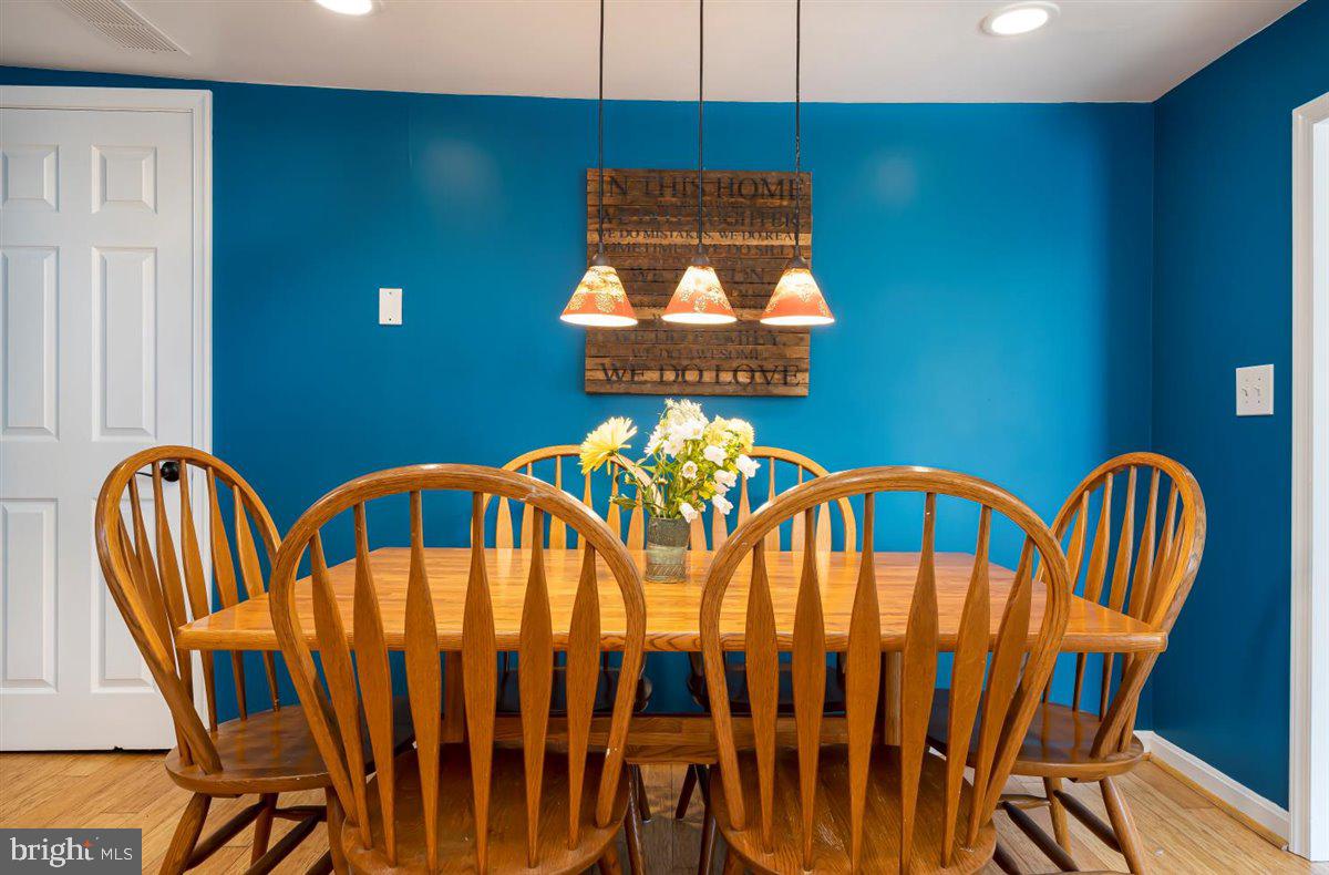 1060 Arnoldtown Road Middletown, MD 21769 - Photo 21 of 69 Pantry to the left. Great space for meals