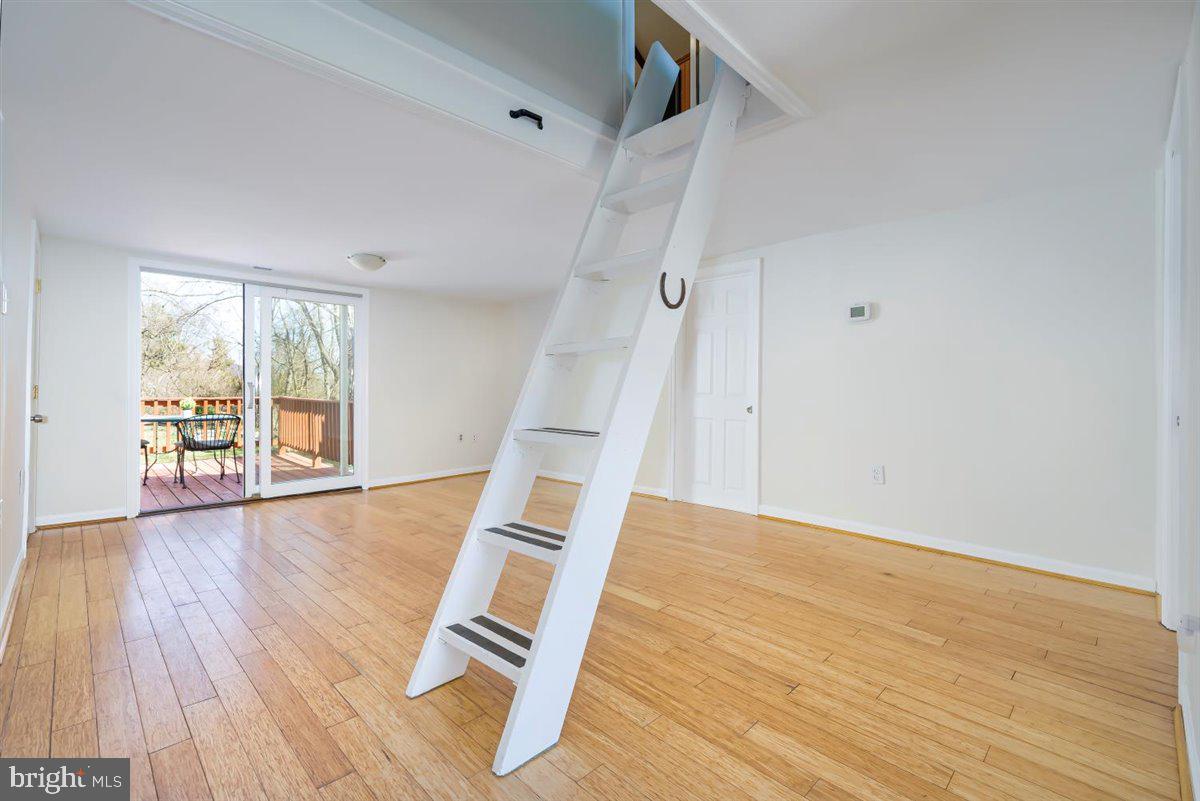 1060 Arnoldtown Road Middletown, MD 21769 - Photo 22 of 69 Very open living room has bamboo hardwood floors