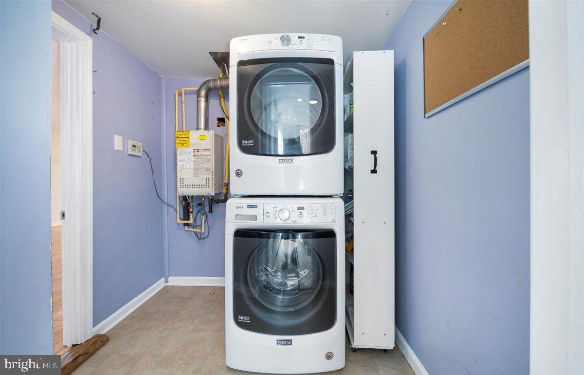 1060 Arnoldtown Road Middletown, MD 21769 - Photo 26 of 69 Laundry room with pull out shelving