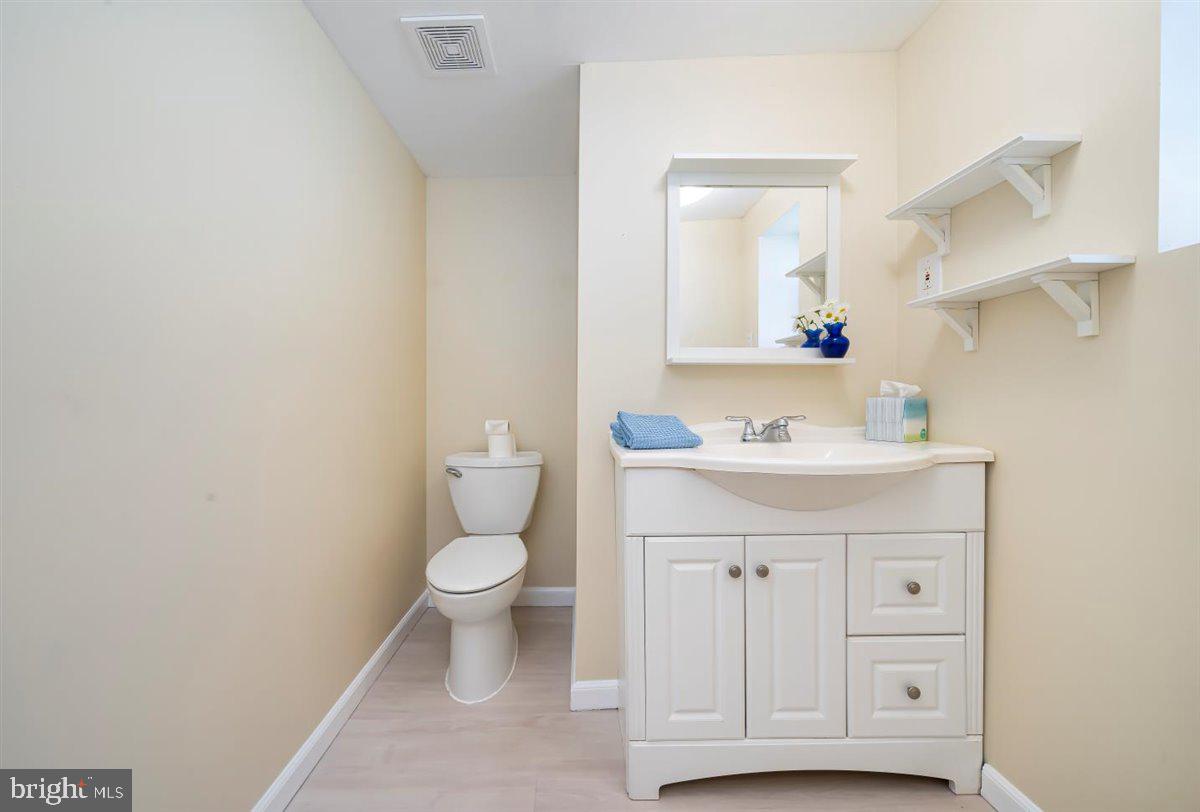 1060 Arnoldtown Road Middletown, MD 21769 - Photo 30 of 69 Master bathroom