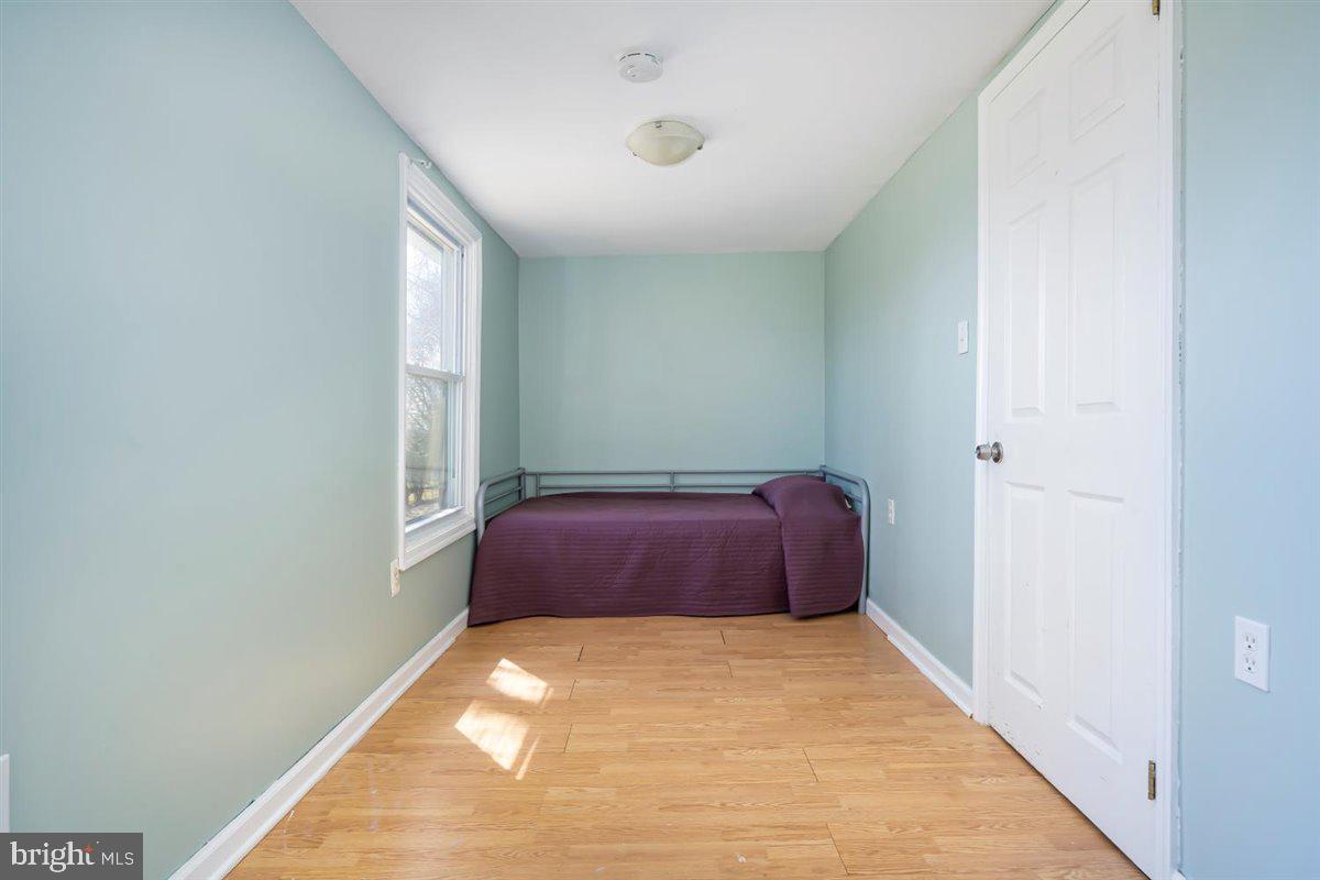 1060 Arnoldtown Road Middletown, MD 21769 - Photo 35 of 69 Bedroom #3 is long and has plenty of space!