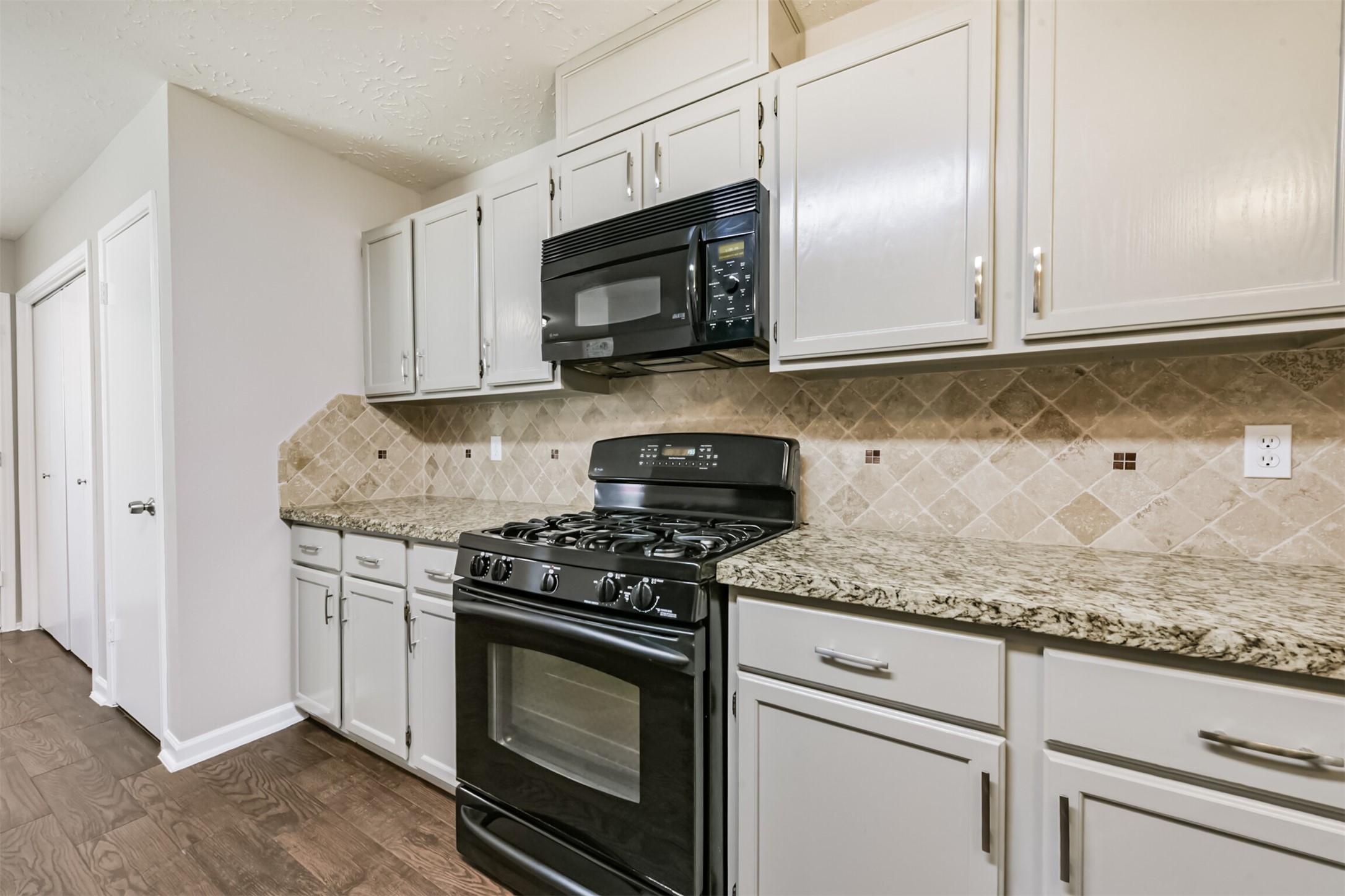 3013 Flower Field Lane, Unit 4 Pearland, TX 77584 - Photo 12 of 49