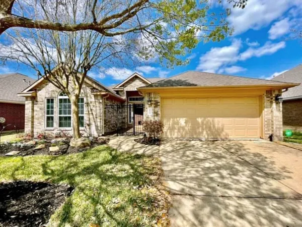 $2,200 | 2526 Lake Dale Lane, Richmond, TX 77406