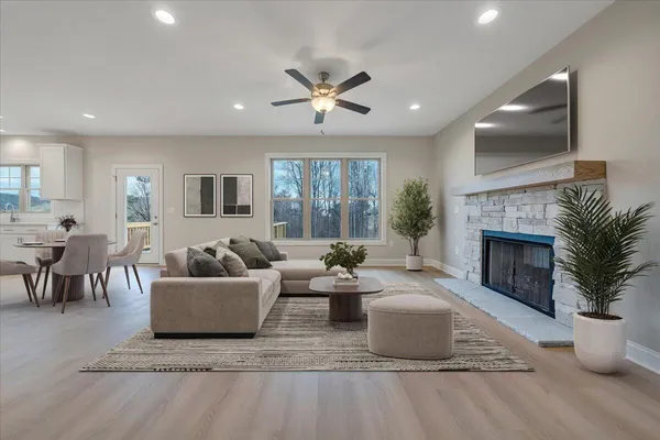 $689,950 | 20 Island Green Road, Daleville, VA 24083