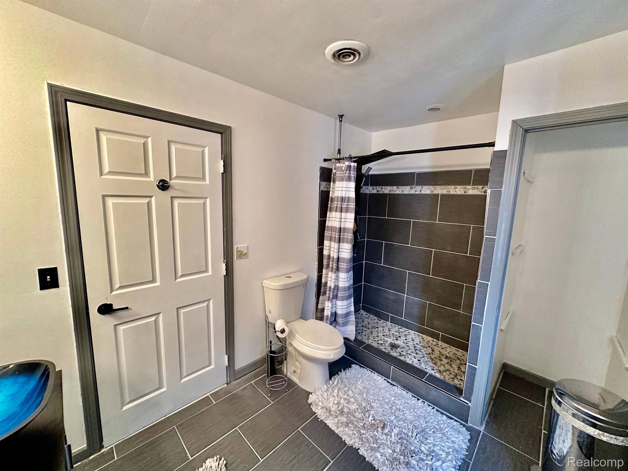 23655 Beech Road Southfield, MI 48033 - Photo 14 of 18 Gallery Image 14
