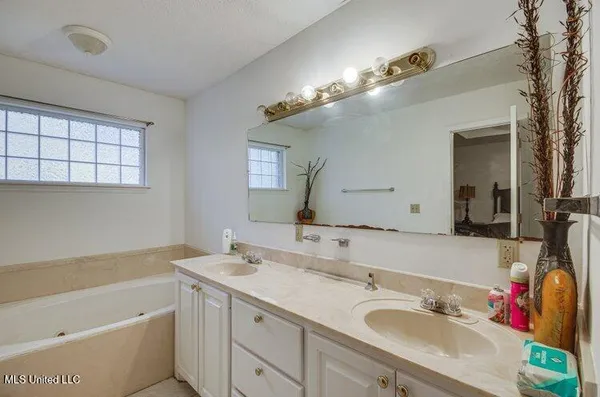 $290,000 | 131 Valley Drive, Raymond, MS 39154
