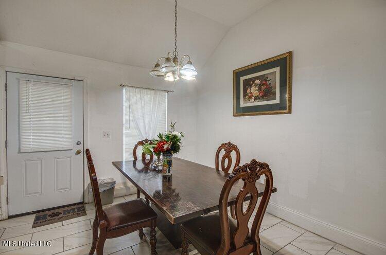 131 Valley Drive Raymond, MS 39154 - Photo 4 of 14 278