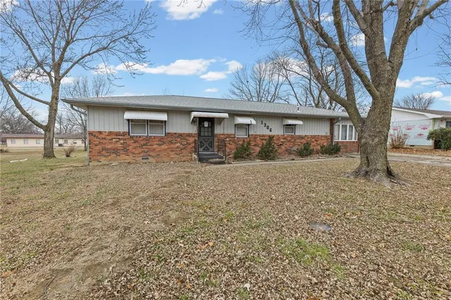 $129,000 | 1306 Northwestern Street, Iola, KS 66749