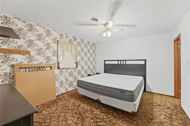 $129,000 | 1306 Northwestern Street, Iola, KS 66749