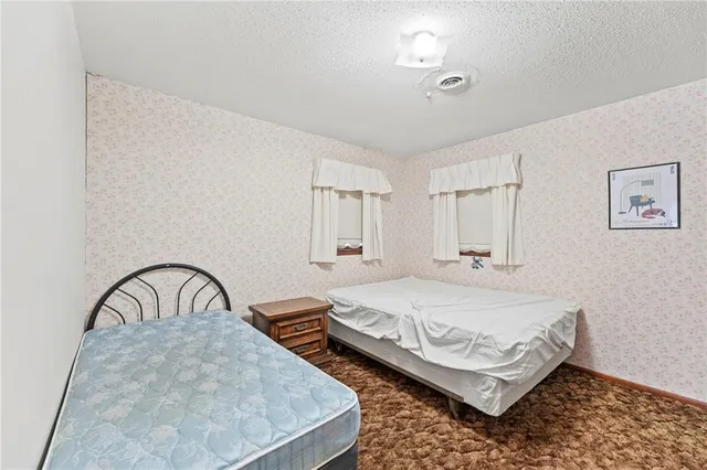 $129,000 | 1306 Northwestern Street, Iola, KS 66749