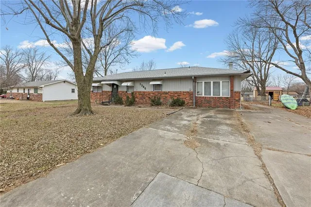 $129,000 | 1306 Northwestern Street, Iola, KS 66749