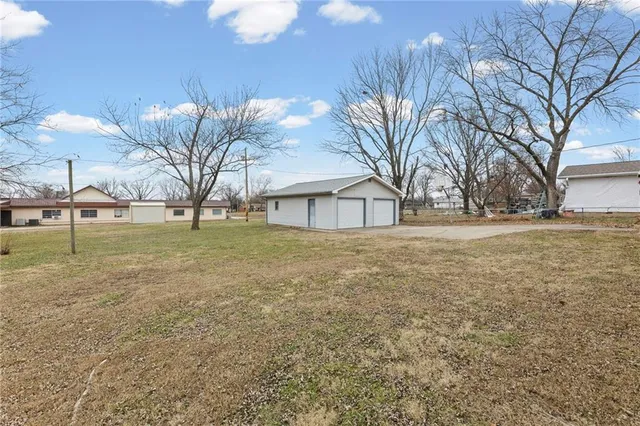 $129,000 | 1306 Northwestern Street, Iola, KS 66749