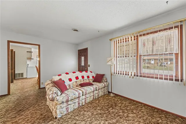 $129,000 | 1306 Northwestern Street, Iola, KS 66749