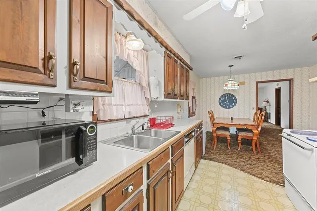 $129,000 | 1306 Northwestern Street, Iola, KS 66749