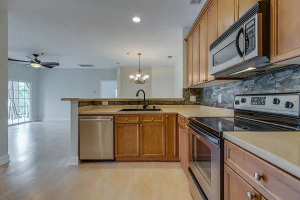 $1,695 | 7005 Lenox Village Drive, Unit C12, Nashville, TN 37211