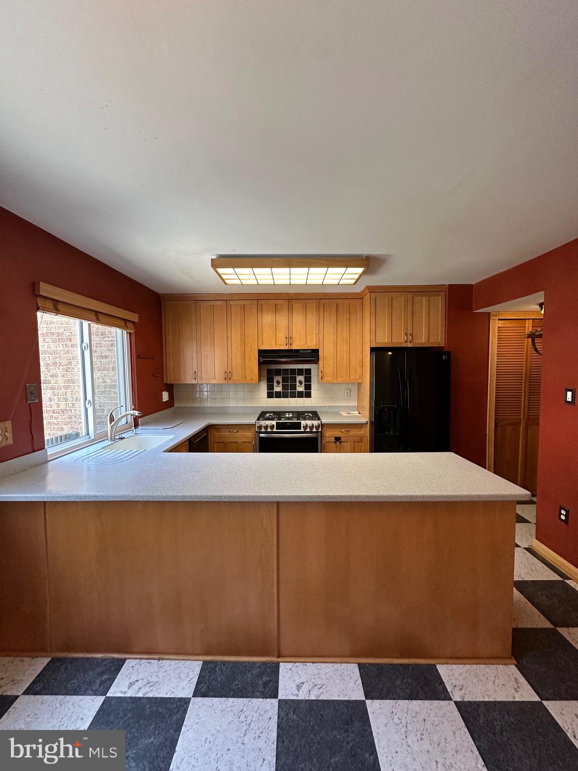 11152 Forest Edge Drive Reston, VA 20190 - Photo 12 of 102 Kitchen
