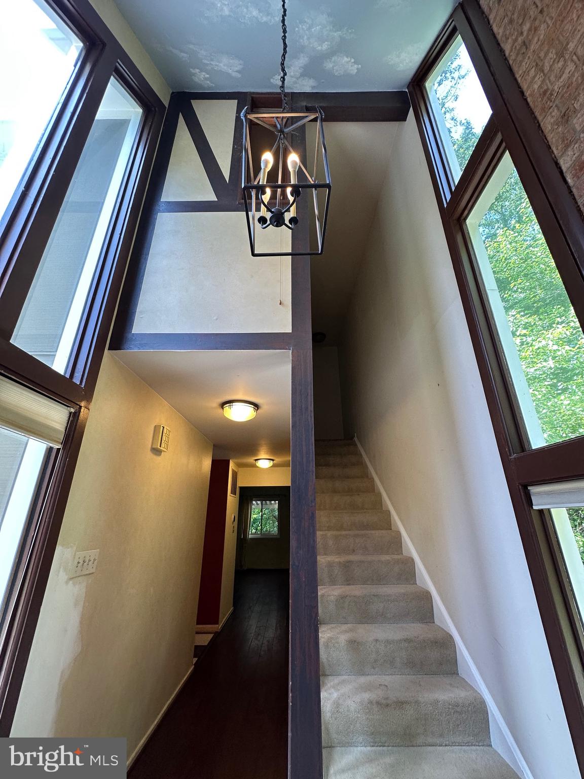 11152 Forest Edge Drive Reston, VA 20190 - Photo 4 of 102 Foyer