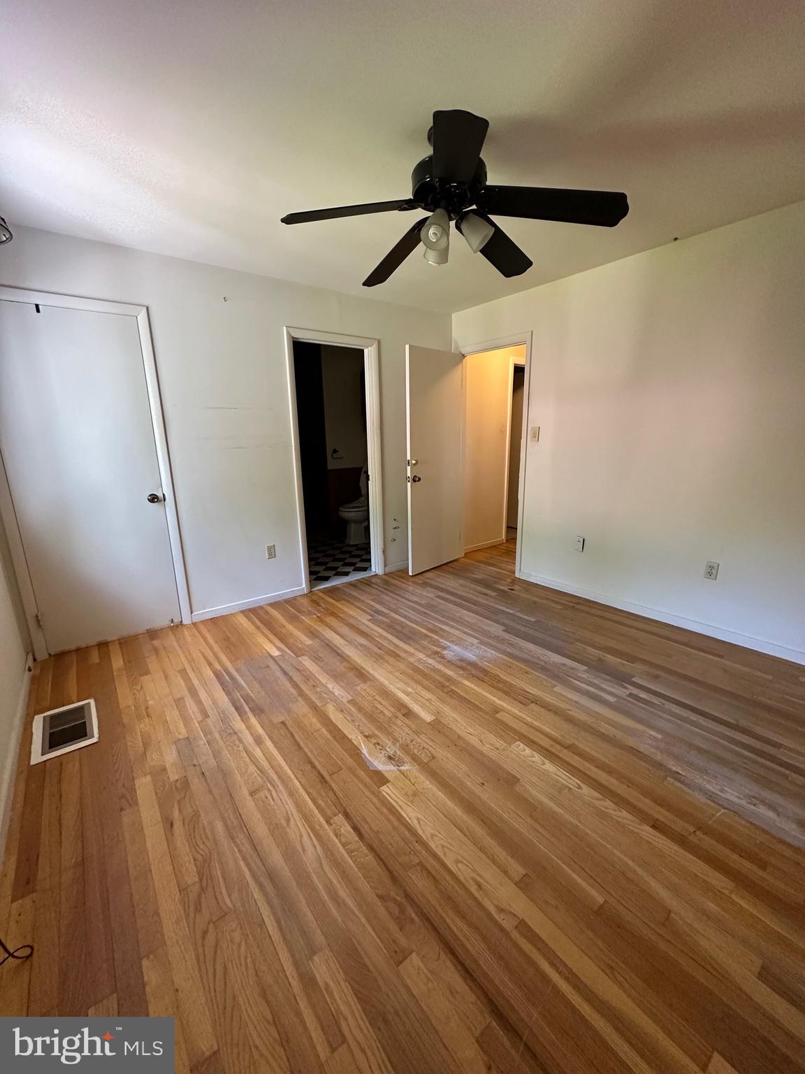 11152 Forest Edge Drive Reston, VA 20190 - Photo 52 of 102 a view of a room with a ceiling fan