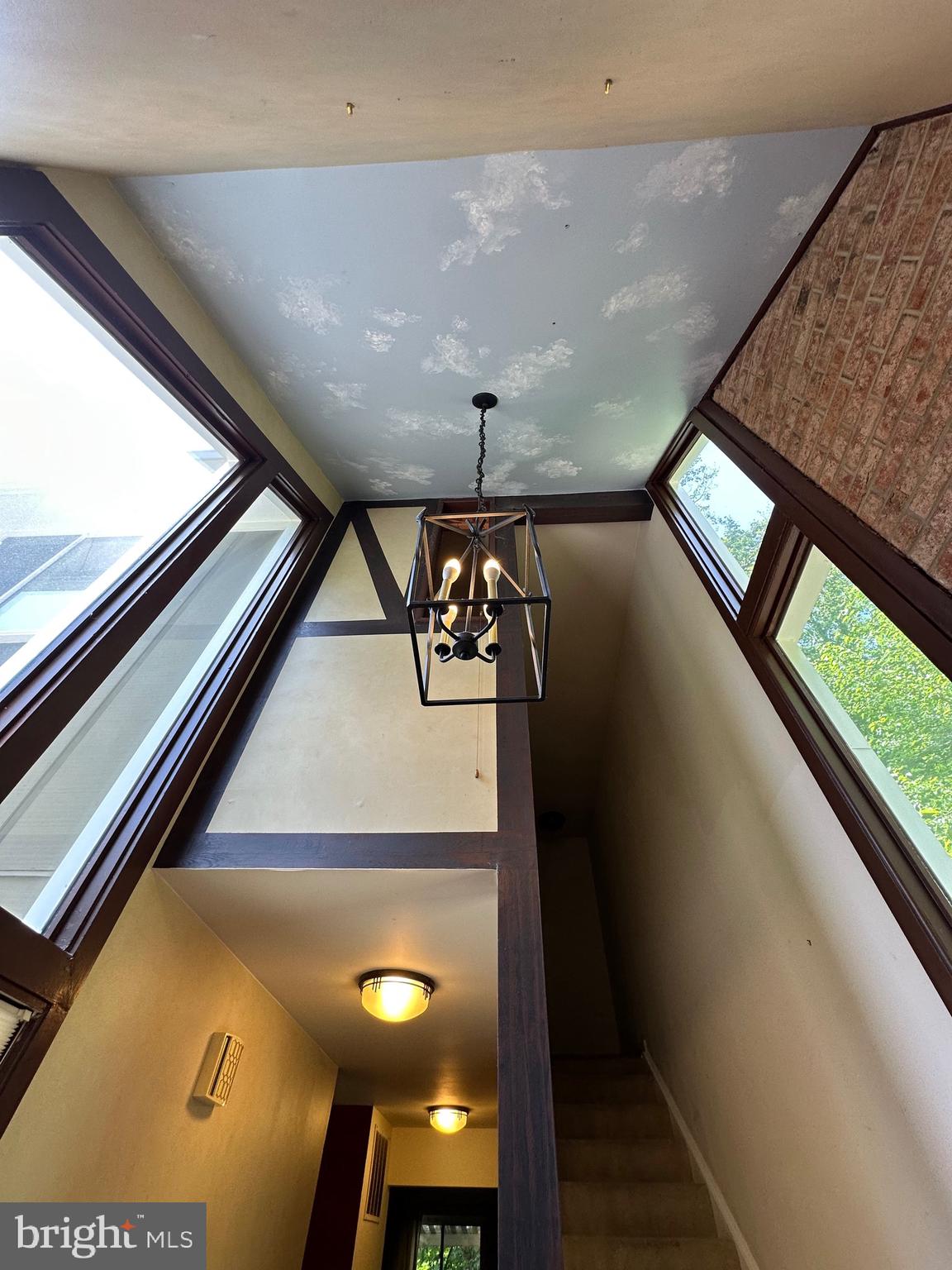 11152 Forest Edge Drive Reston, VA 20190 - Photo 6 of 102 Foyer