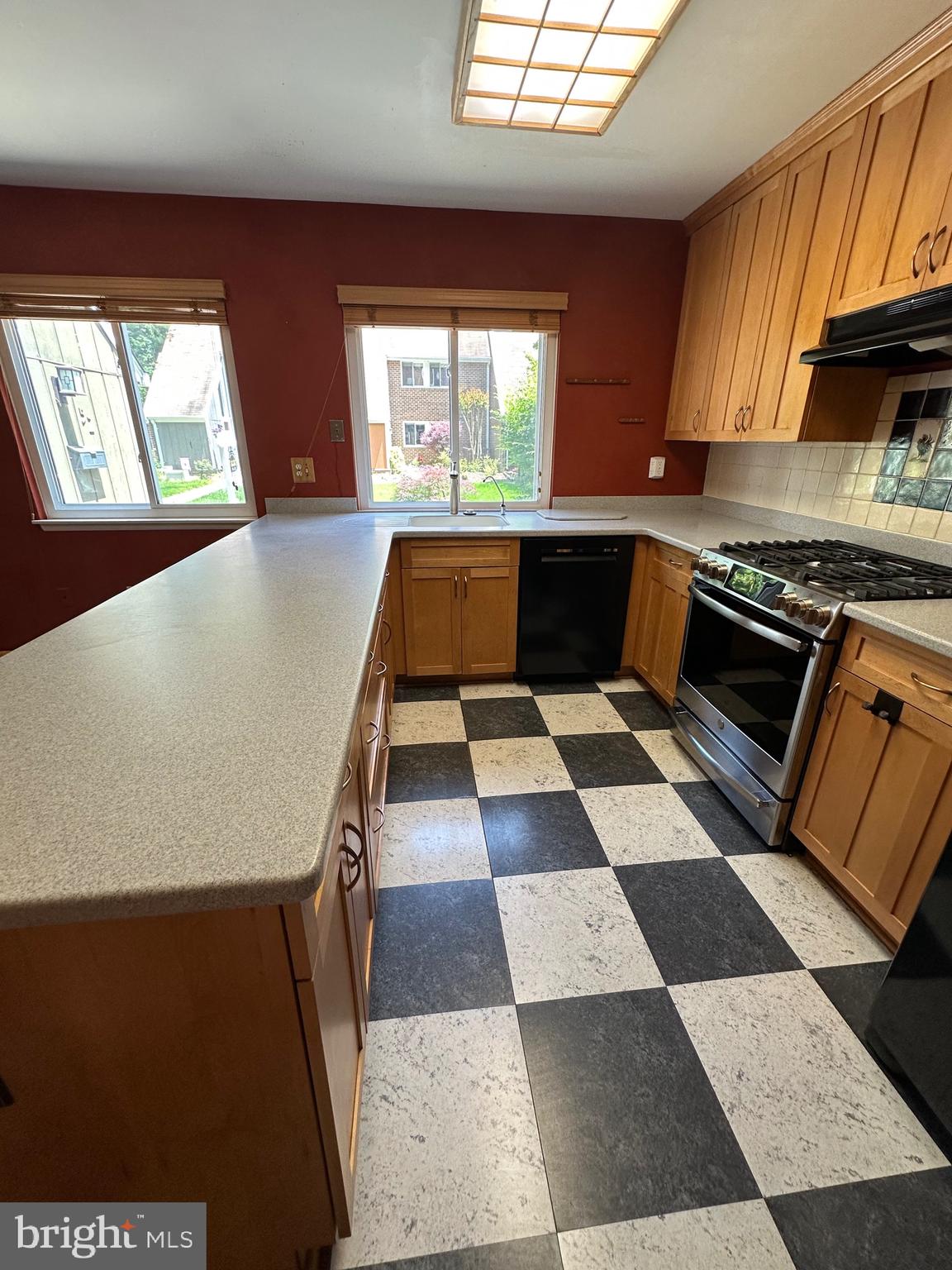 11152 Forest Edge Drive Reston, VA 20190 - Photo 76 of 102 Kitchen