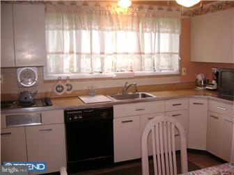 204 East Mill Road Flourtown, PA 19031 - Photo 3 of 11 Kitchen