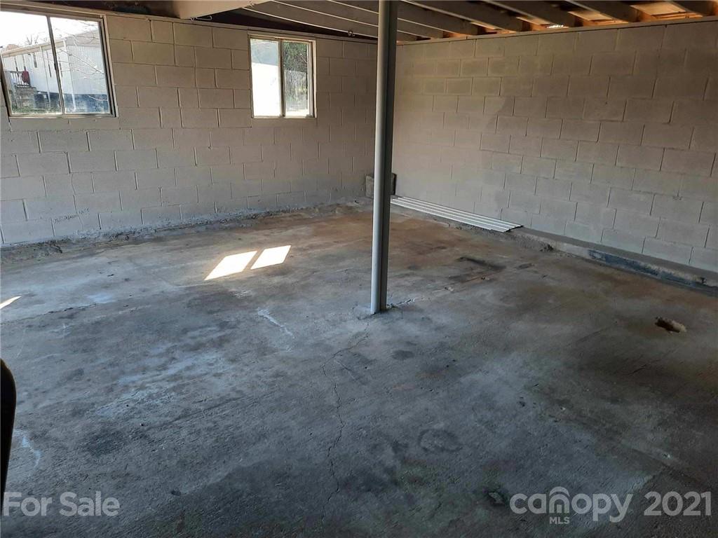 952 Mid Allen Road Hendersonville, NC 28792 - Photo 10 of 16 Gallery Image 10