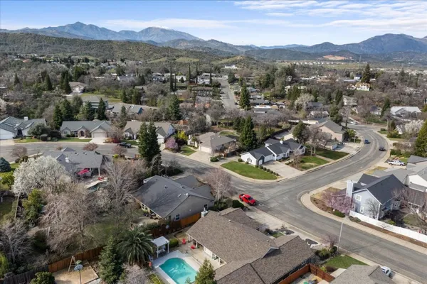 $580,000 | 1426 Gladstone Court, Redding, CA 96001