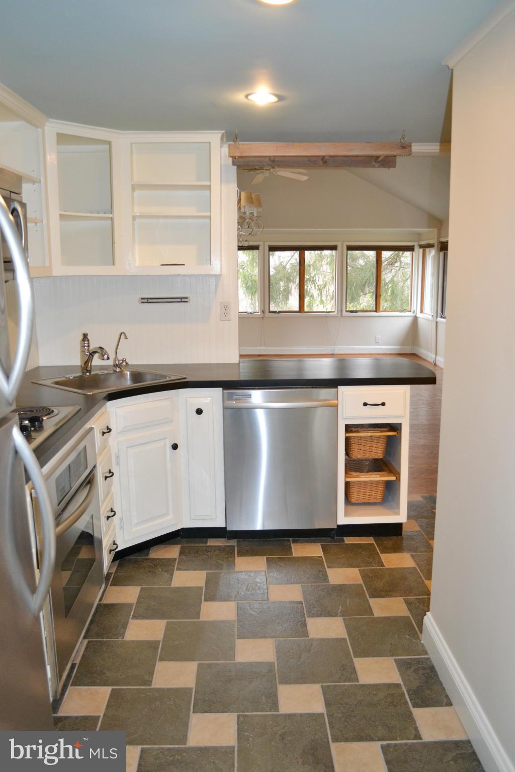 167 Ridgeway Circle Arnold, MD 21012 - Photo 8 of 30 Kitchen