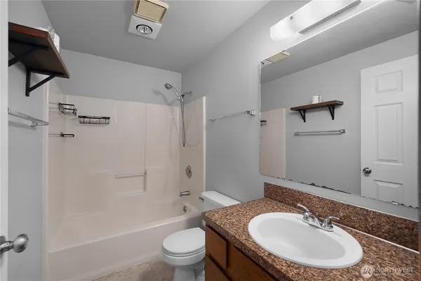 $559,900 | 4938 Wilshire Court Southeast, Unit A & B, Lacey, WA 98503