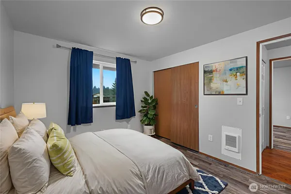 $559,900 | 4938 Wilshire Court Southeast, Unit A & B, Lacey, WA 98503