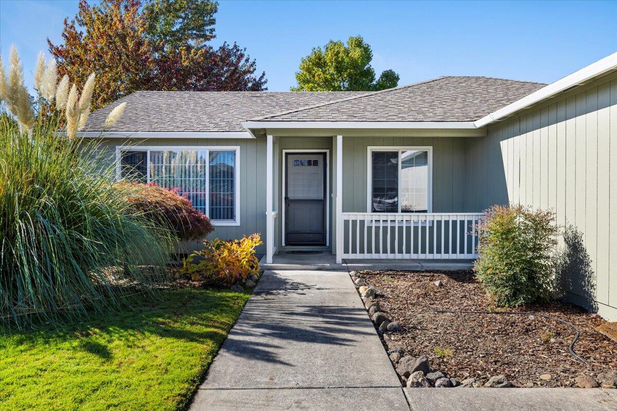 8089 Abbey Road White City, OR 97503 - Photo 4 of 28 04-CI_6635