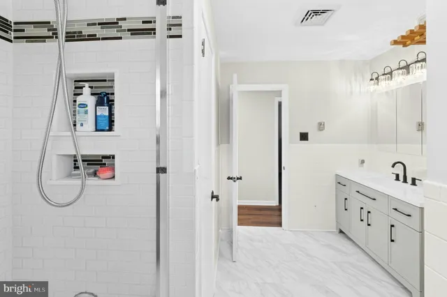 $730,000 | 1 Cross Creek Lane, Upper Black Eddy, PA 18972