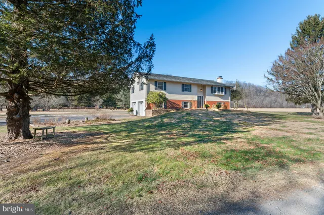 $730,000 | 1 Cross Creek Lane, Upper Black Eddy, PA 18972