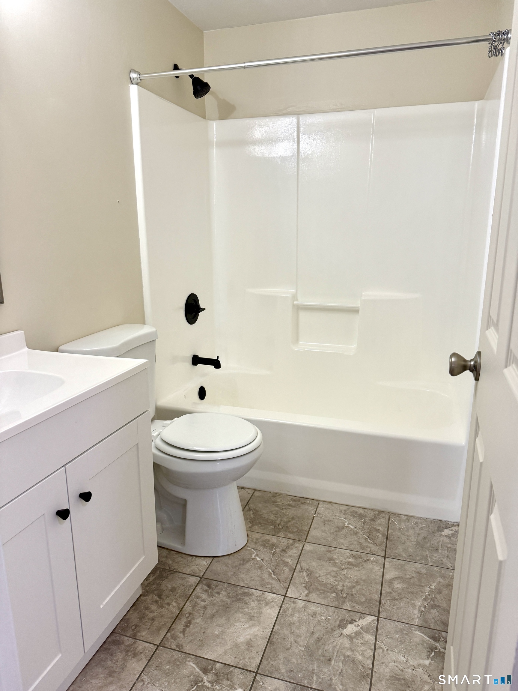 73 Cedar Street, Unit B4 Norwich, CT 06360 - Photo 11 of 25