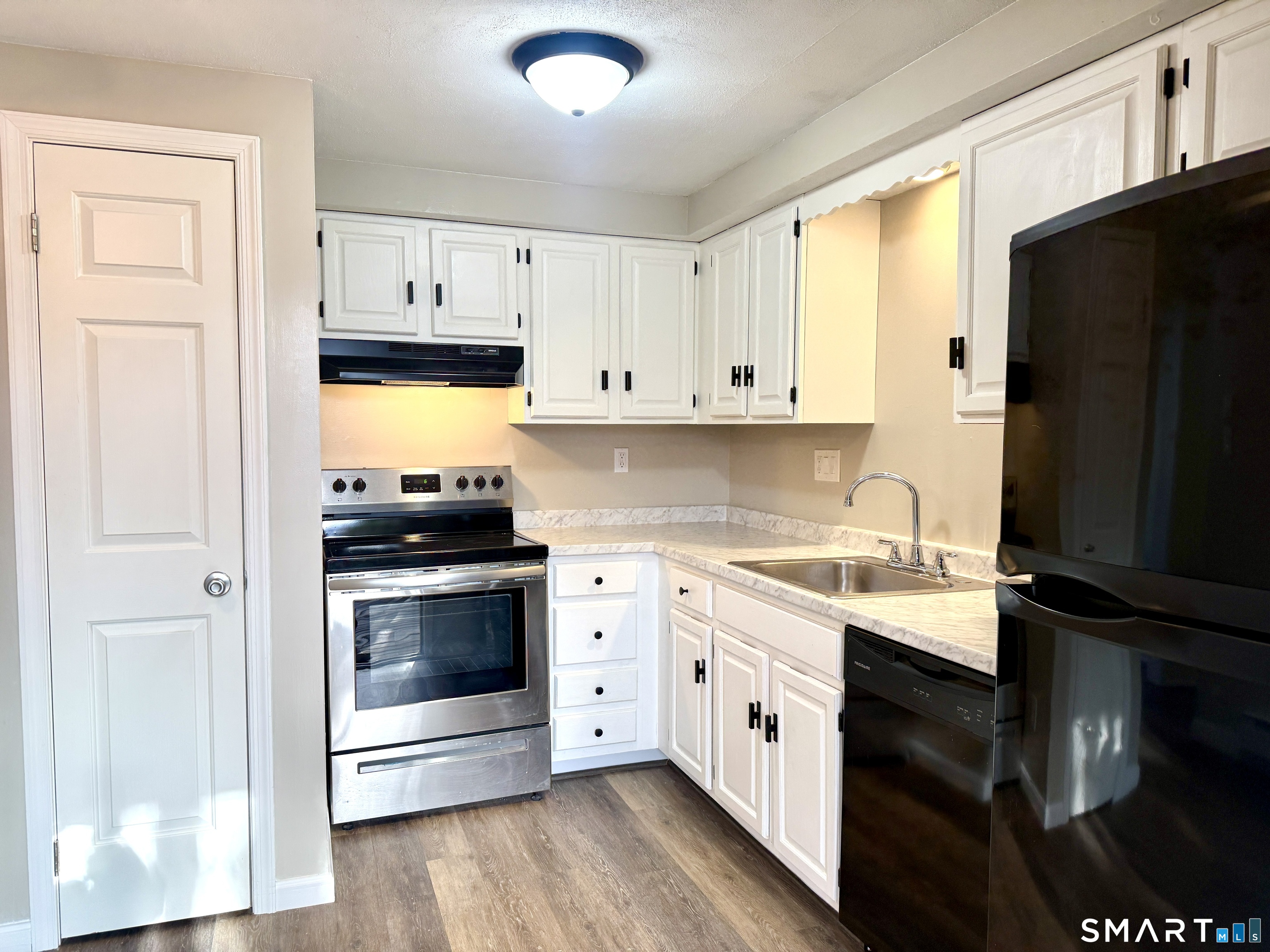 73 Cedar Street, Unit B4 Norwich, CT 06360 - Photo 7 of 25