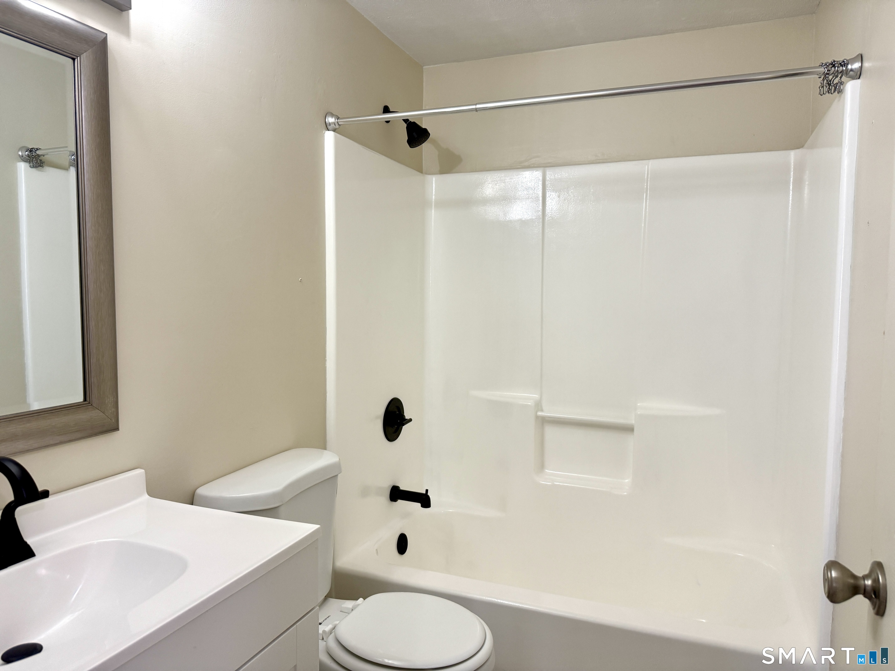 73 Cedar Street, Unit B4 Norwich, CT 06360 - Photo 10 of 25