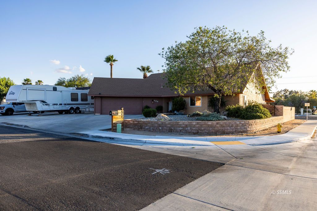 649 Randall Street Ridgecrest, CA 93555 - Photo 2 of 48