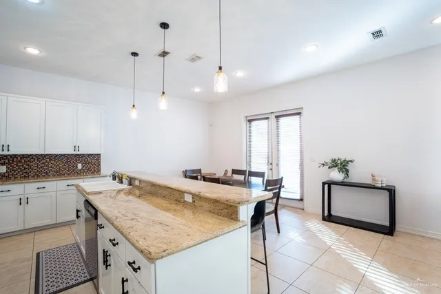 $2,500 | 808 South 5th Street, McAllen, TX 78501