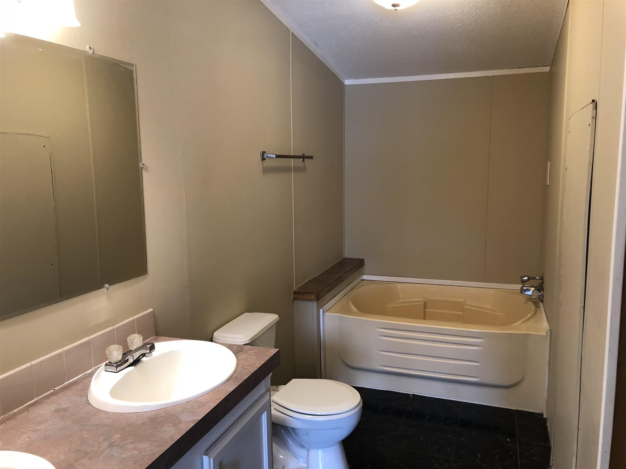 1327 Palestine Road Bedford, IN 47421 - Photo 9 of 15